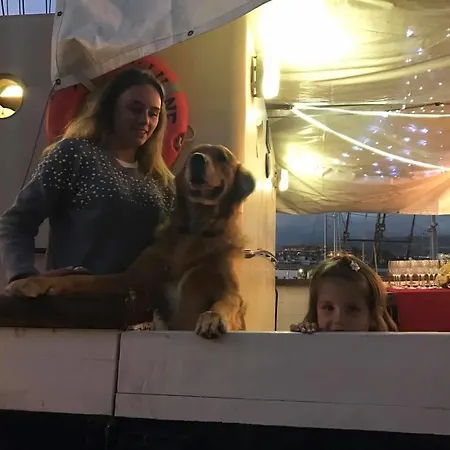 Tall Ship Bådhotel *